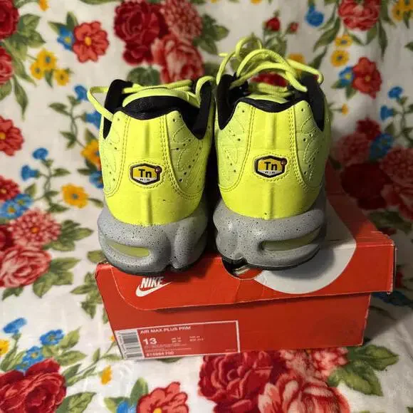 Nike Air Max Plus size 13 TN Neon Yellow Sneakers - Picture 3 of 7